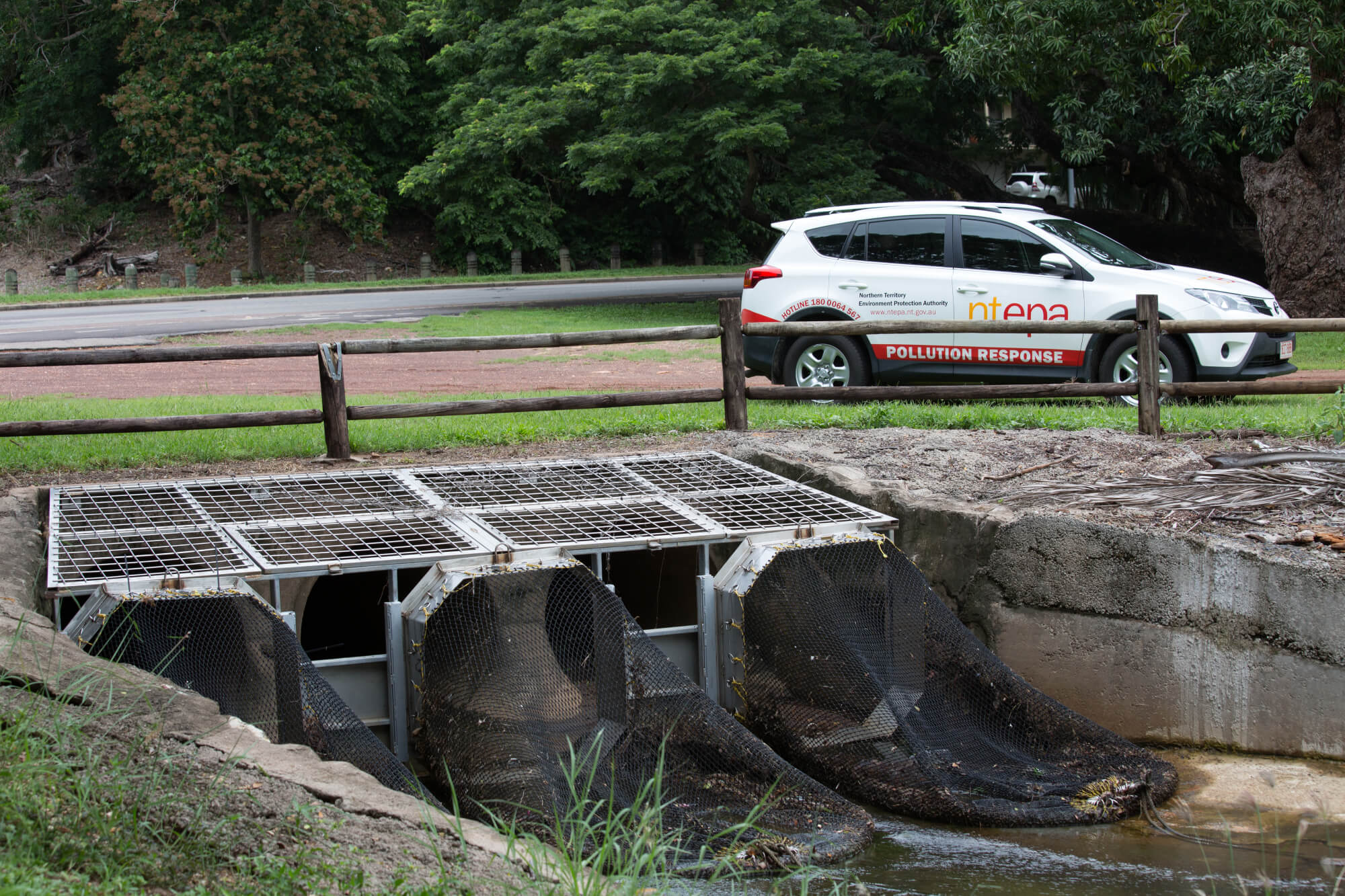 Drain catchment system and car